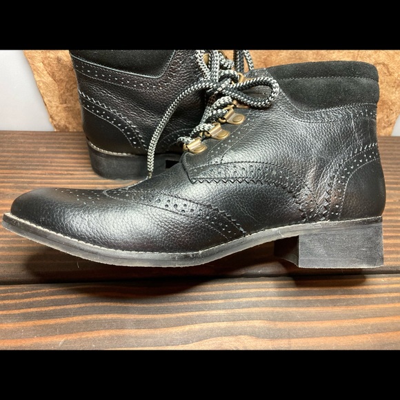 Lace up black BDG ankle boots size 7.5 NWOT - Picture 4 of 13